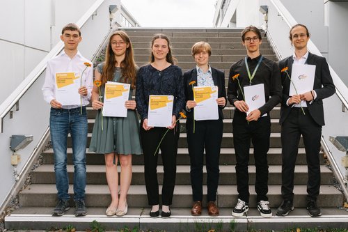 Deutschlands beste Informatik-Nachwuchstalente: Von links nach rechts: Samuel Dinkelbach, Anna Färber, Martha Krebbel, Daphne Carmesin, Bennet Schell, Jan Garloff Foto: Tim Kramer, RUB/BWINF